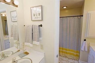 LAKE-FRONT! Hot tub, walk 2 town, chrgr sleeps 17 - 6