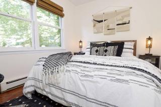 LAKE-FRONT! Hot tub, walk 2 town, chrgr sleeps 17 - 2