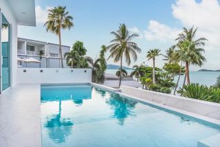 Seaview Beachfront Villa 1 - 9