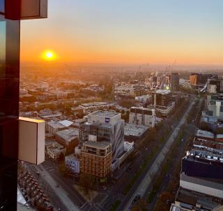 Modern 2 Bed 2 Bathroom CDB Apartment - Melbourne - 8
