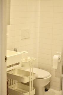 Modern 2 Bed 2 Bathroom CDB Apartment - Melbourne - 3