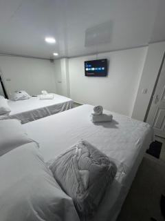 Hotel Valle del Café - Habitación 11 para Grupos de 4 Personas - Sevilla - 0