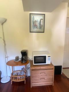 Cozy and Friendly Home Single Room No Pets Allowed - Burnaby - 9