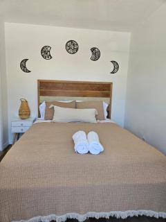 Newly Renovated Modern Studio - 8