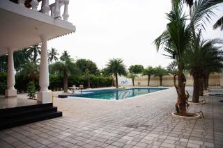 Metro Club Resort - 2