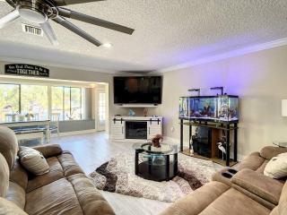 Gameroom Canal Large Dock Pool 6 Beds - 5