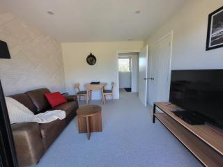 Relax on Reservoir - Oamaru - 5