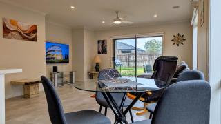 Comfy & spacious home near Bellarine Rail Trail - Curlewis - 0