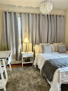 Family Retreat Fully Equipped Kitchen!Brown&RISD - 7