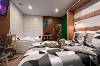 Chambre cosy avec entrée indépendante Balnéo 2p - 0