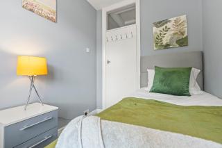 Spacious 4-Bedroom Home in Peaceful Coventry Spot - Parkside - 8