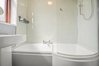 Spacious 4-Bedroom Home in Peaceful Coventry Spot - Parkside - 6