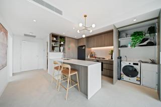 Prime Location CBD with Pool & Gym - Perth - 4