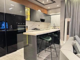 Brand New Smart Luxury 2 Bedroom Apartment with SWIMMING POOL and ALEXA - Lekki - 3