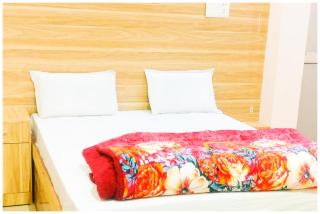 MATHURA HOTEL SA N G A M # P A L A C E Near Shree Krishna Janm Bhumi - Parking Facilities - Fully Air Conditioning Hotel - BEST BUDGET HOTEL - Matura - 9