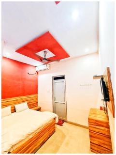 MATHURA HOTEL SA N G A M # P A L A C E Near Shree Krishna Janm Bhumi - Parking Facilities - Fully Air Conditioning Hotel - BEST BUDGET HOTEL - Matura - 1