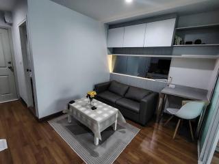 Stunning Condo - BTS On Nut - Pool, Gym, Wi-Fi - 8