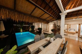 Stylish Tropical Villa Barroso Canggu Shortcut - Canggu - 8