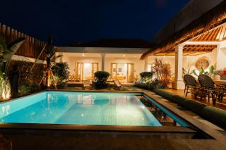 Stylish Tropical Villa Barroso Canggu Shortcut - Canggu - 9