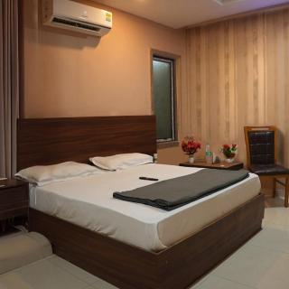 Neelam hotel & bar - Sheoganj - 0