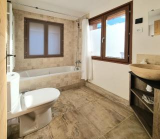 Private terrace, cosy appartement, ideal couple, bbq,relax, welcome, near La Clusaz, Grand Bornand, Annecy and lake, many sports and entertainment activities summer and winter - Les Villards-sur-Thônes - 7