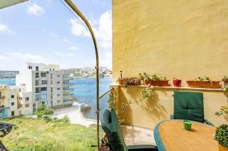 Seaview Stays With Private Terrace Sleep 8 - St Paul's Bay - 4