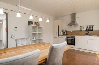 Riesling Appartement for 2 - 4 People - Billiards - Balcony with Mosel View - Parking - Wine Barrel Bar - Fully Equipped Kitchen - Netflix - WaipuTV - 3 km from Cochem - Klotten - 5