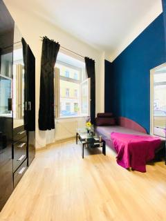 Elegant 1BR Apartment by Danube River Premium Stay - Wenen - 8