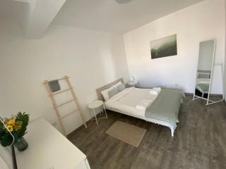 Luxurious Penthouse in Larnaca Center 300m From The Beach - Larnaca - 8