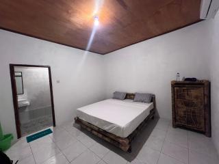 Rasta Homestay Ekas Bay - - 4