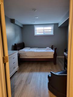Main Suite - Kingston - 8
