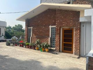 Green Backpacker's Hostel and Homestay - Amritsar - 0