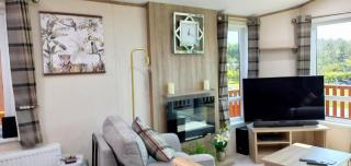 Amazing Lodge with Hot Tub - 6