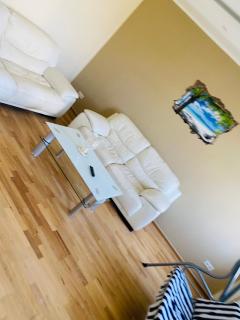 Zentrale 4 Zimmerwohnung mit kostenlosem Stellplatz - 1