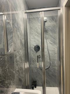 Spacious one bedroom Studio with lounge area - Girton - 4