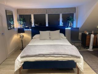 Spacious one bedroom Studio with lounge area - Girton - 2