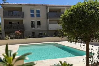 Appartement neuf piscine de standing Uzes à pied - Uzès - 0