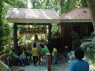 Twin Hearts Resort Pool Cabin 2 - - 8