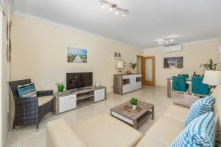 Pool with Beach 10' Away - Comfort and Tranquility - Quarteira - 2