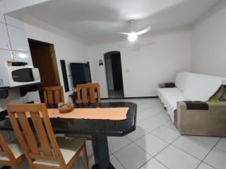 Casa Custódio - Wifi, churrasqueira, quintal, estacionamento 3 carros - Guriri - 2