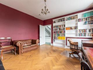 Pass the Keys Elegant 4BR House Parking Garden Library - Londra - 2