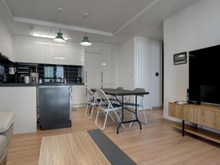 E 2BR 60m2 Newly Built High Floor APT 2min to Hyundai Outlet Triple St 2Free Parking - 2