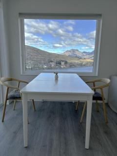 Takitimu Villa Remarkables View - Boutique Luxury, Private Bath with Stunning View - 9