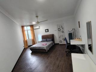 2R 2B Venice Hill Cheras Master Bedroom & Room 1 - 1