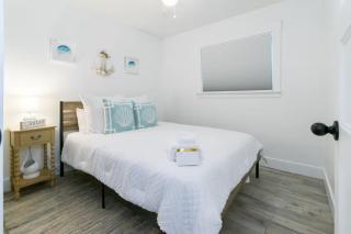 Hot Tub 5 min to beach King Bed - 2