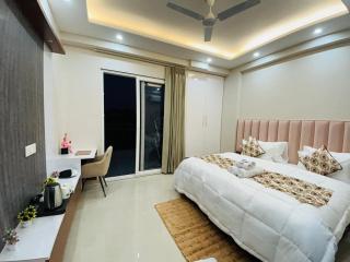 1 BHK Serviced Apartments Sector 52 Near Millennium City Centre Metro Station - Gurgaon - 3