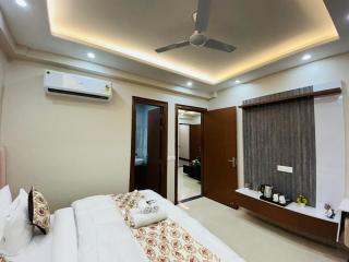 1 BHK Serviced Apartments Sector 52 Near Millennium City Centre Metro Station - Gurgaon - 4