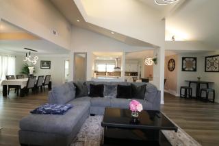 Spacious Luxury Vacation Home - 1