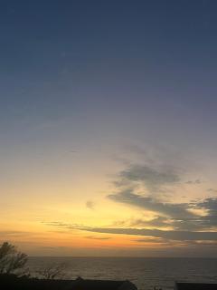 Peaceful Family Friendly Unit with Aircon, Ocean View and Beach Side - 5