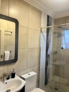 Peaceful Family Friendly Unit with Aircon, Ocean View and Beach Side - Ballito - 4